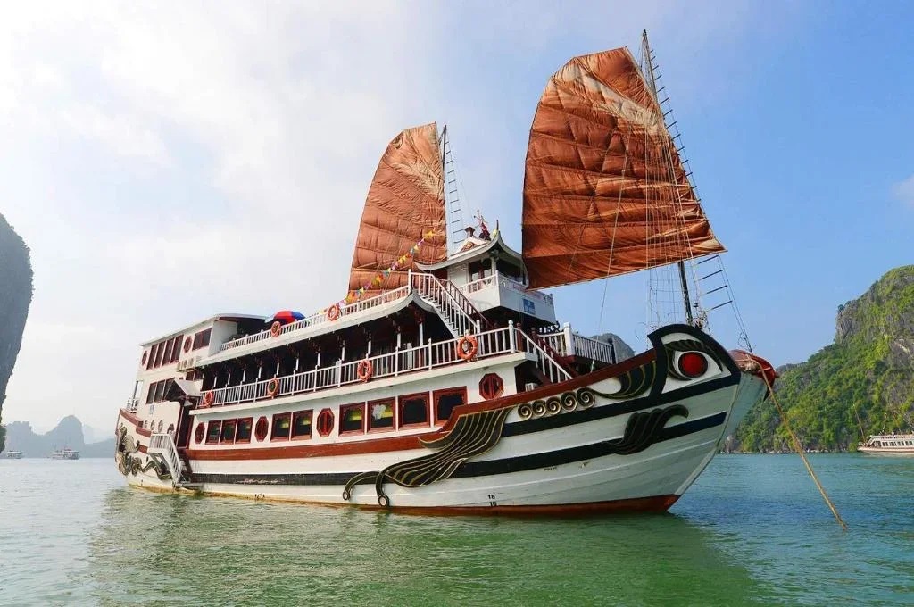 Halong Bay – 2 nights – Royal palace Cruise